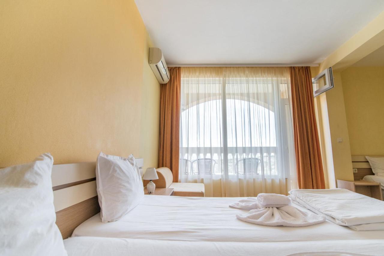 Тропикана Hotel Primorsko Luaran gambar