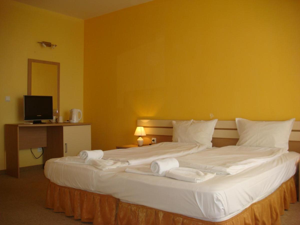 Тропикана Hotel Primorsko Luaran gambar